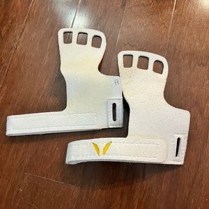 Victory Grips Women’s X-2 3 Finger Palm Guard Hand New CrossFit Gymnastics Train